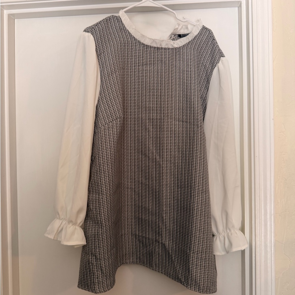 BloomChic Black & White Houndstooth Long Sleeve Dress